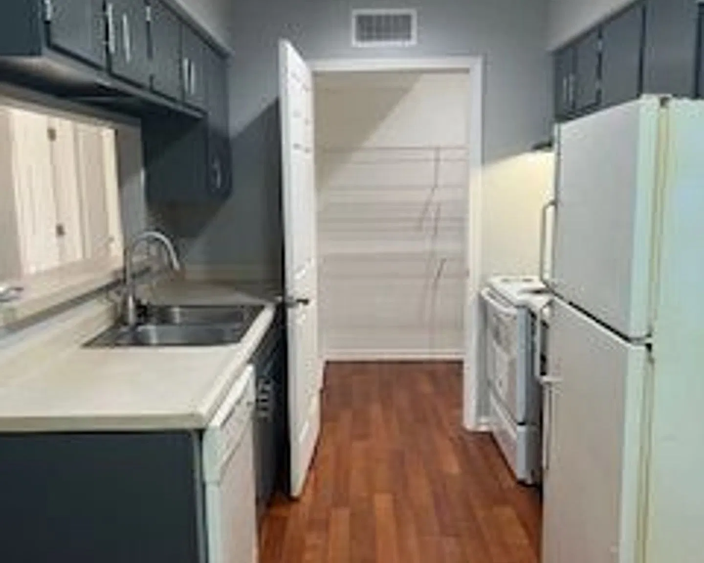 Cameron Villa — Photo 3