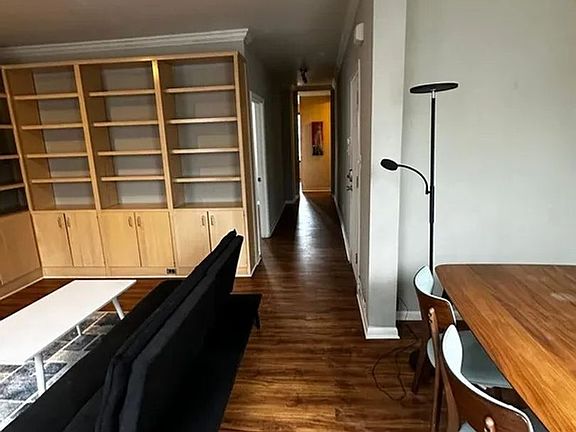 3rd image of 729 S Aiken Ave Floor 2