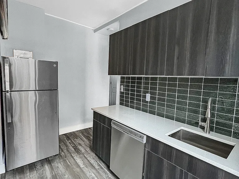347 McDonald Ave #B2 — Photo 9