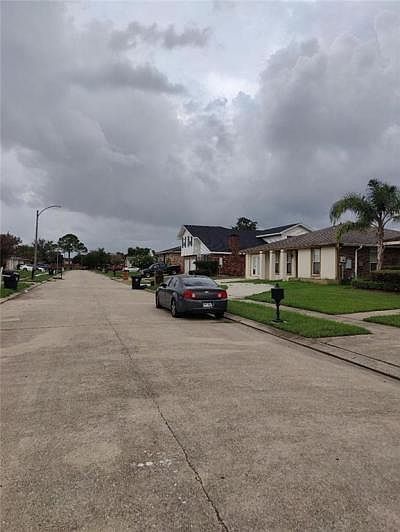 2nd image of 7526 Briarheath Dr