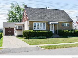 52 W Melcourt Dr, Buffalo, NY 14225