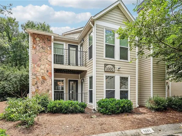 1001 Lake Pointe Cir, Roswell, GA 30075