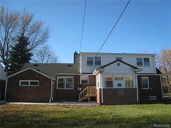 2nd image of 6565 Luana Ave
