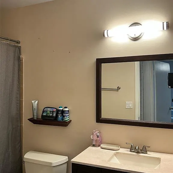 12900 SW 13th Mnr #12900 — Photo 2