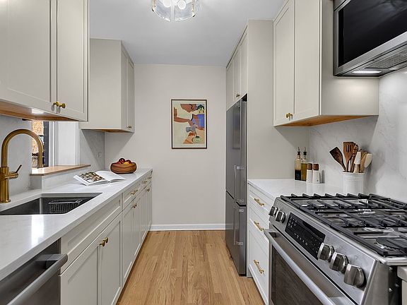 5th image of 302 E 88th St APT 7F