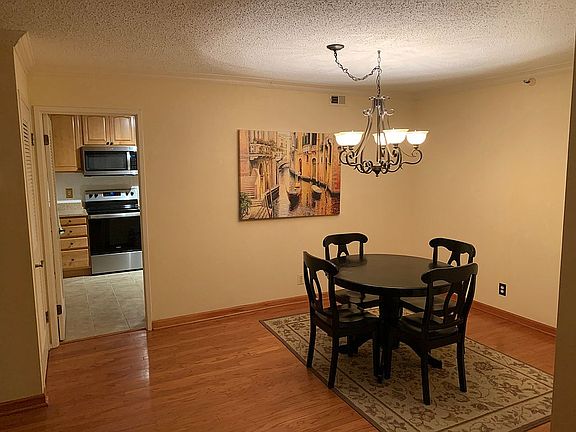 3rd image of 1600 N Oak St APT 1208