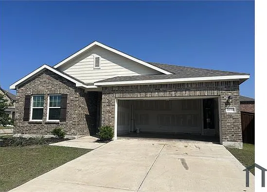 5 bed, 2346 sqft, $3,800 — Photo 1