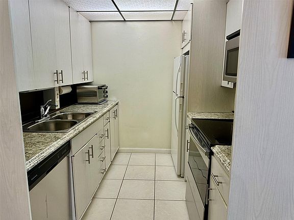2nd image of 2503 Antigua Terrace #H1