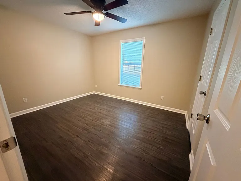 4104 Bridle Ridge Dr — Photo 16