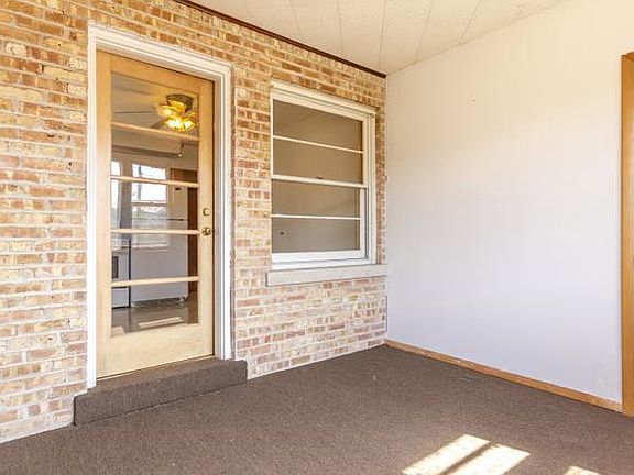 Enclosed porch/sunroom