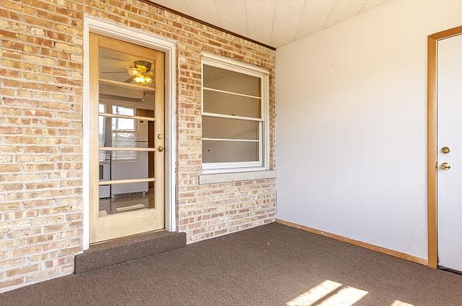 Enclosed porch/sunroom