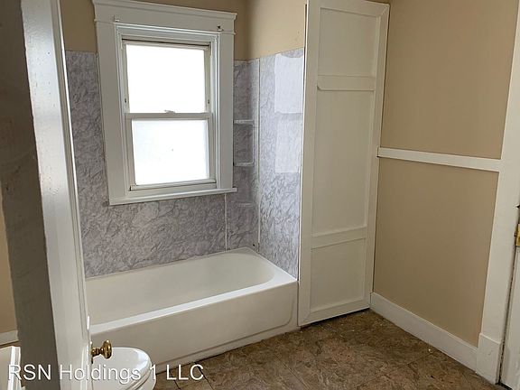 5th image of 4705 E 93rd St