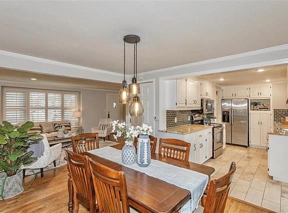 5th image of 4309 W 71st St