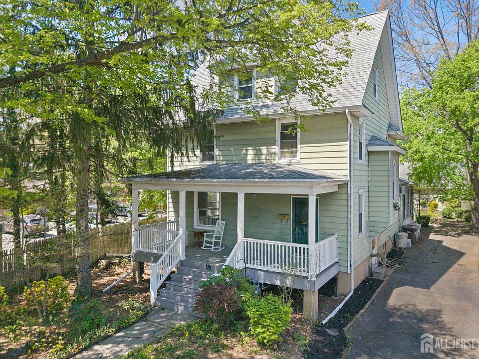 1st image of 19 Clinton Pl