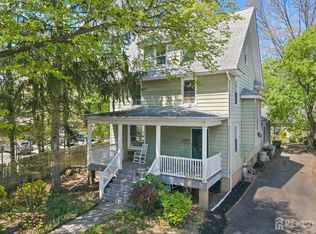 19 Clinton Pl, Metuchen, NJ 08840