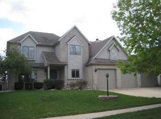 2811 Valley Brook Dr, Champaign, IL 61822