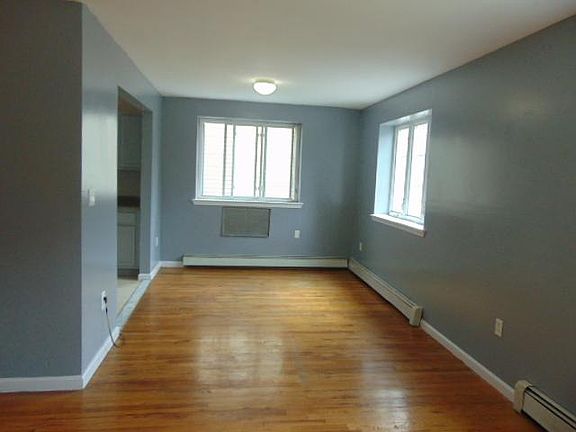 3rd image of 3908 Duryea Ave #2