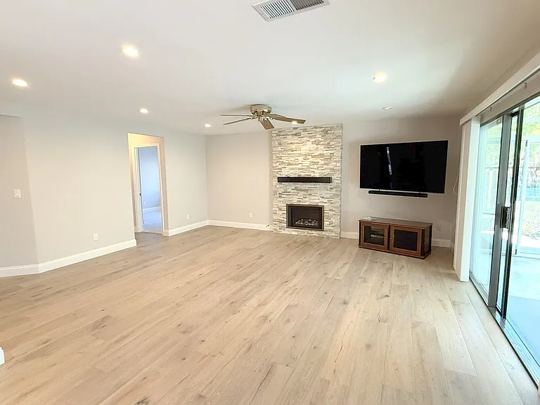 1040 Hill Meadow Pl — Photo 10