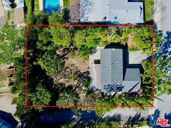 5th image of 26026 Adamor Rd