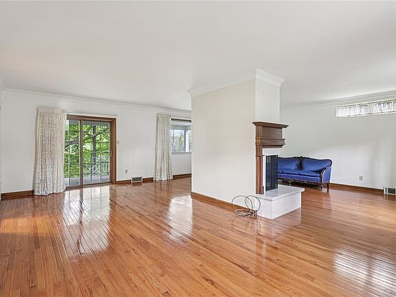 3rd image of 12 Holland Rd