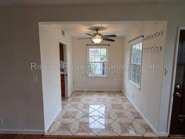 3570 S B St — Photo 5