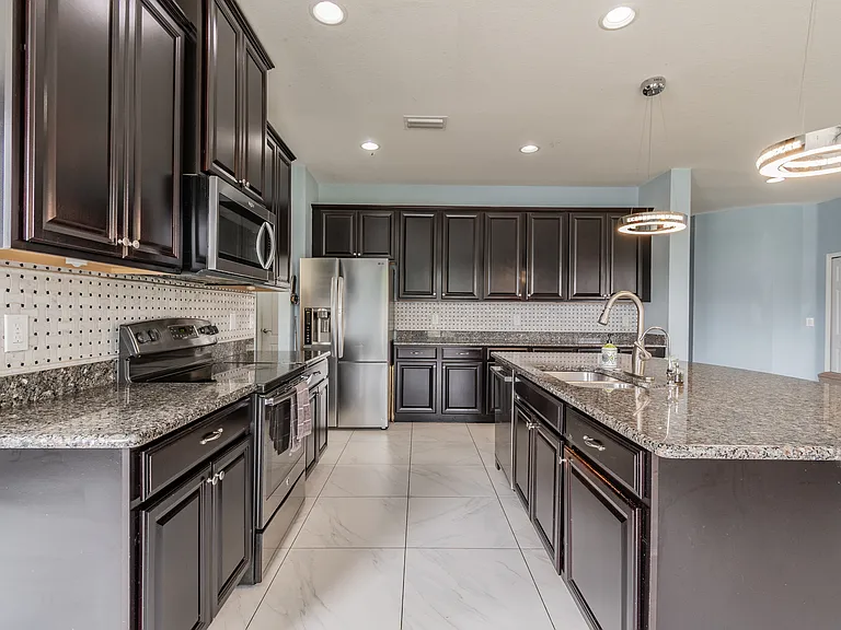 11027 Tahiti Isle Ln — Photo 50