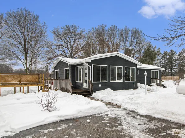 1795 E River View Dr, White Cloud, MI 49349