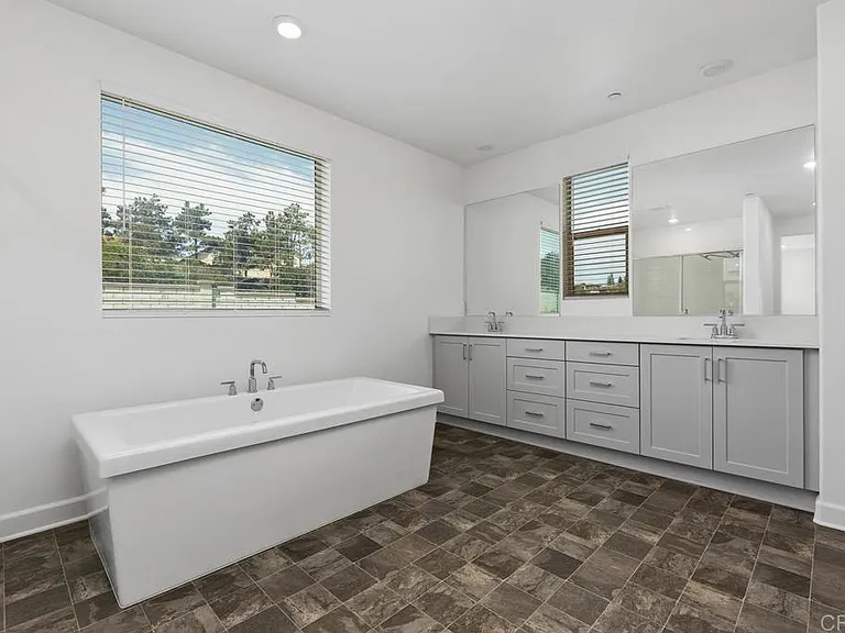 702 Westbrook Loop — Photo 24