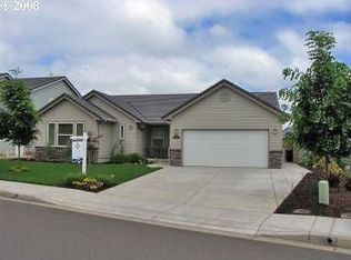1218 Greenbriar Dr, Creswell, OR