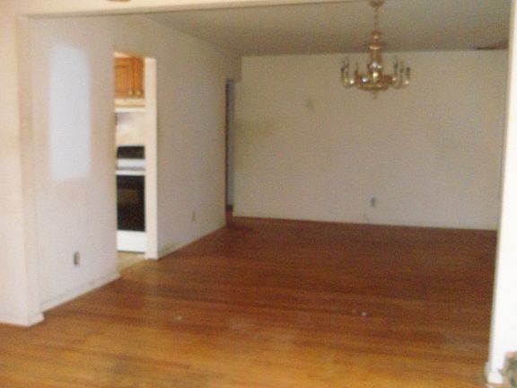 3rd image of 3492 Stony St