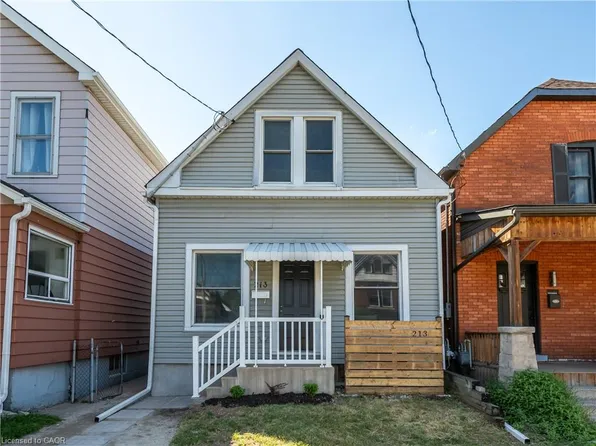 213 Rosslyn Ave N, Hamilton, ON L8L 7P8