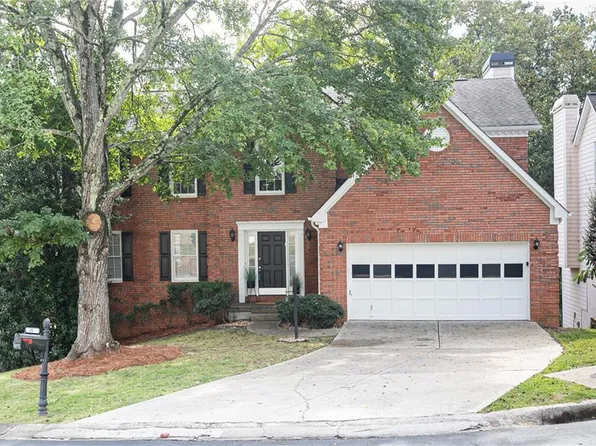 38 Parkside Cir, Marietta, GA 30068