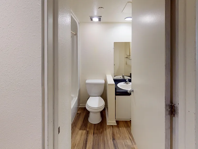 10 Langdon St #P — Photo 6