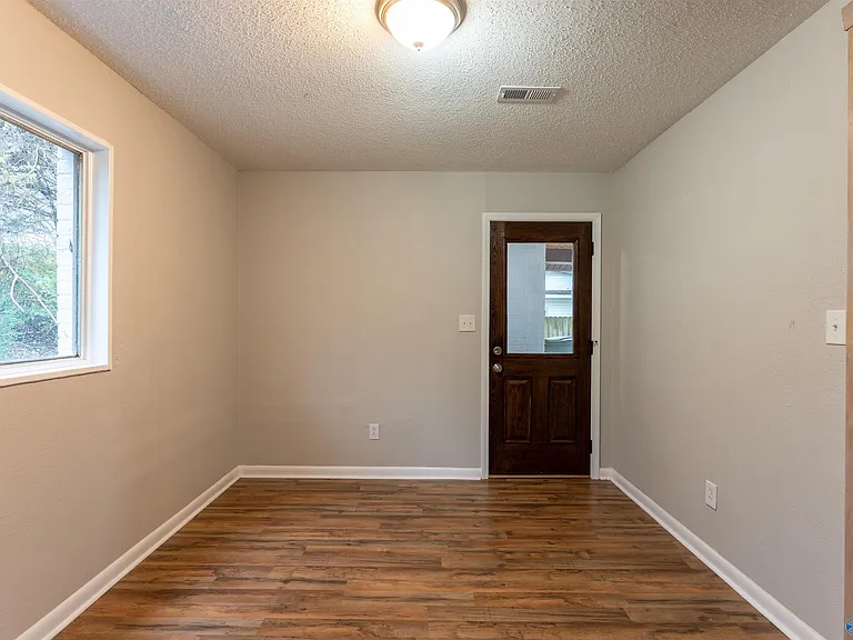 112 Wilkenson Dr NE — Photo 8