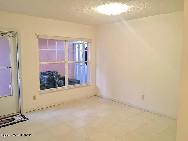 2 bed, 2.0 bath, 1350 sqft, $2,200 — Photo 3