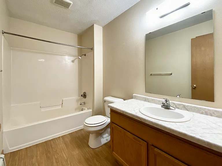Park Meadows Apartments — Photo 6