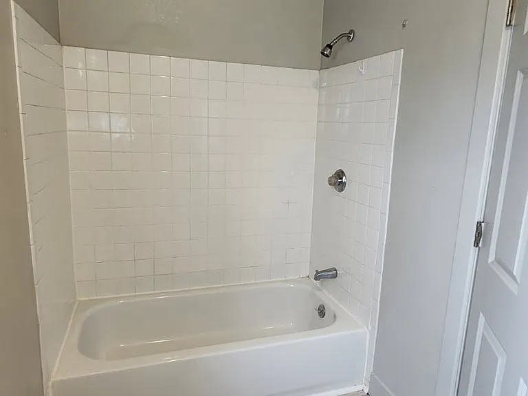 105 S Harriet Ave #4 — Photo 5
