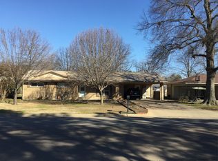 1232 Deering St, Cleveland, MS 38732