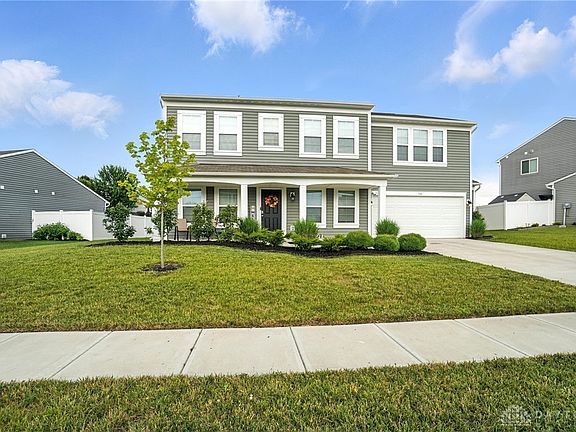 3rd image of 166 Brooke Parke Ave