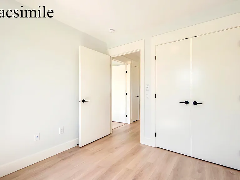 81 Honeygold Dr — Photo 11