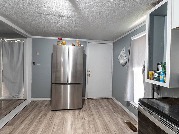 4th image of 809 N 7th St