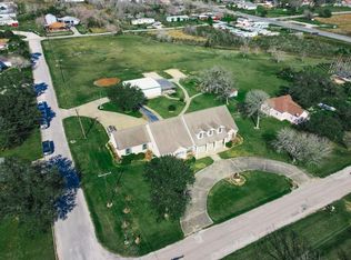 212 Green Ave, Palacios, TX 77465