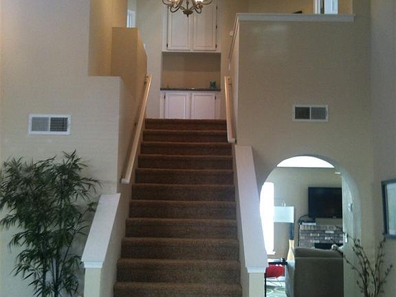 4th image of 1035 Peacock Ct