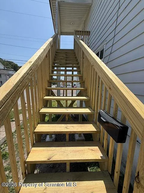 1 bed, 1.0 bath, 422 sqft, $1,050 — Photo 3