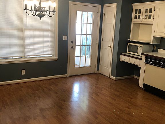 3rd image of 1327 Shearron Ct