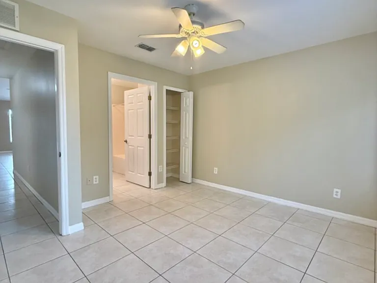 1242 SE 8th St #1 — Photo 19
