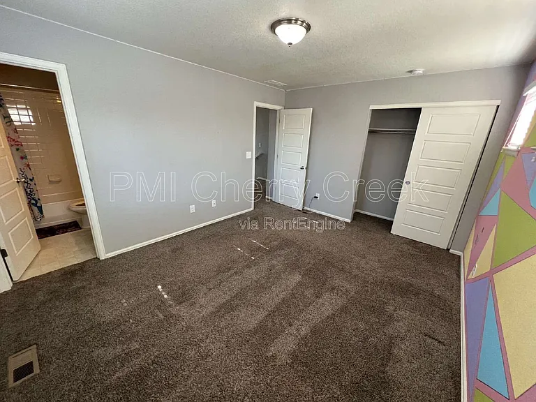 22472 E Union Cir — Photo 43