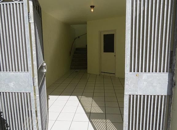 2nd image of 515 Holyoke St