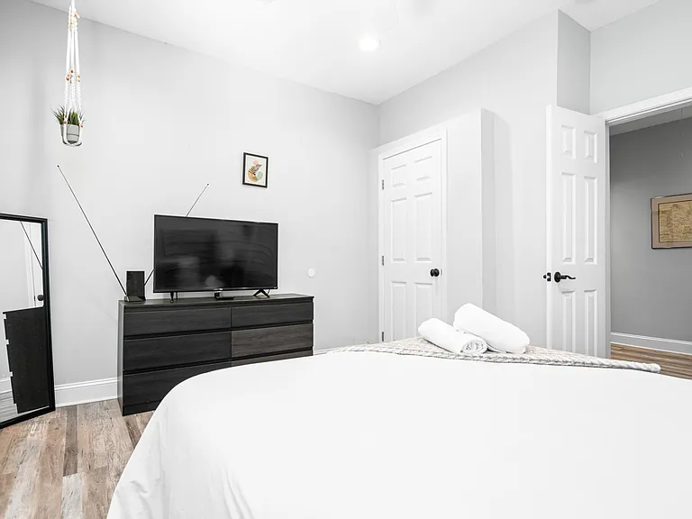 724 North Ave #B — Photo 4