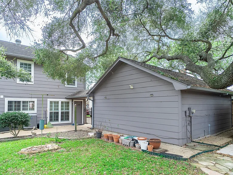 18310 Spellbrook Dr — Photo 42
